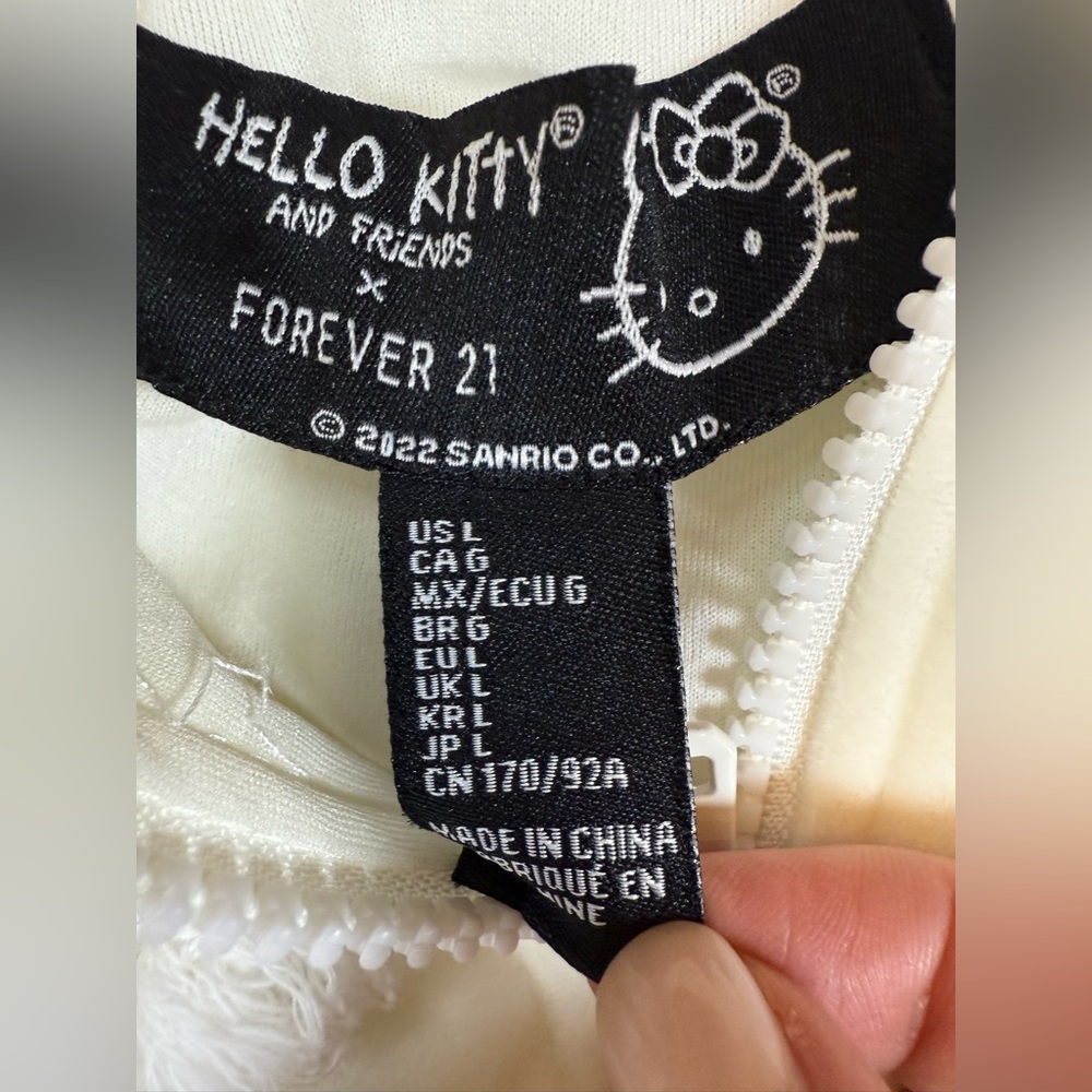 Forever 21 x Hello Kitty Velour Zip Up - Crop - Size large (bin Q) - Picture 7 of 10